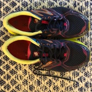 New balance lightweight tennis shoes. GUC.